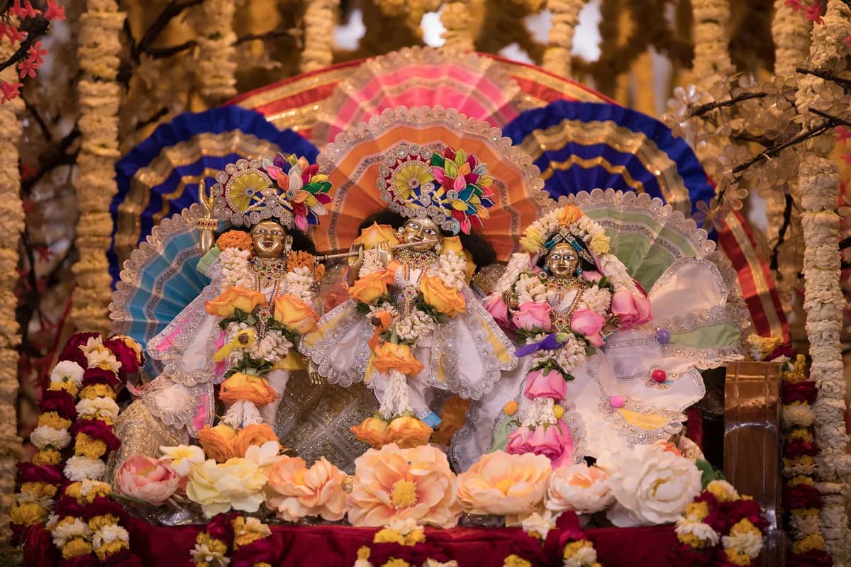 The Opulence of Vraja - Gita Govinda