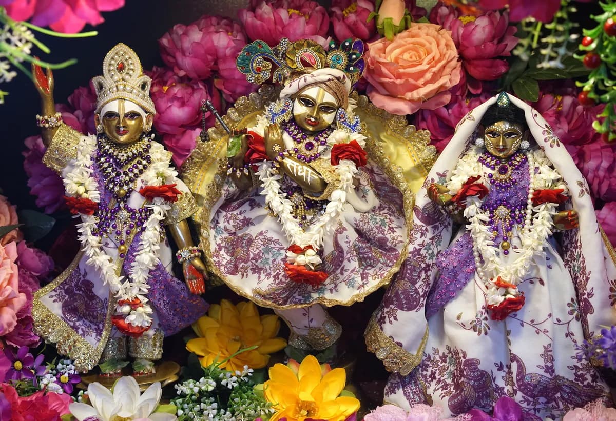 Sweetly Auspicious - Govinda-lilamrta