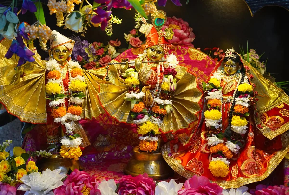 Krsna’s Abhiseka - Govinda-lilamrta