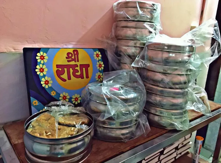 GIFTS FOR NAVADVIP DHAMA PARIKRAMA WORKERS