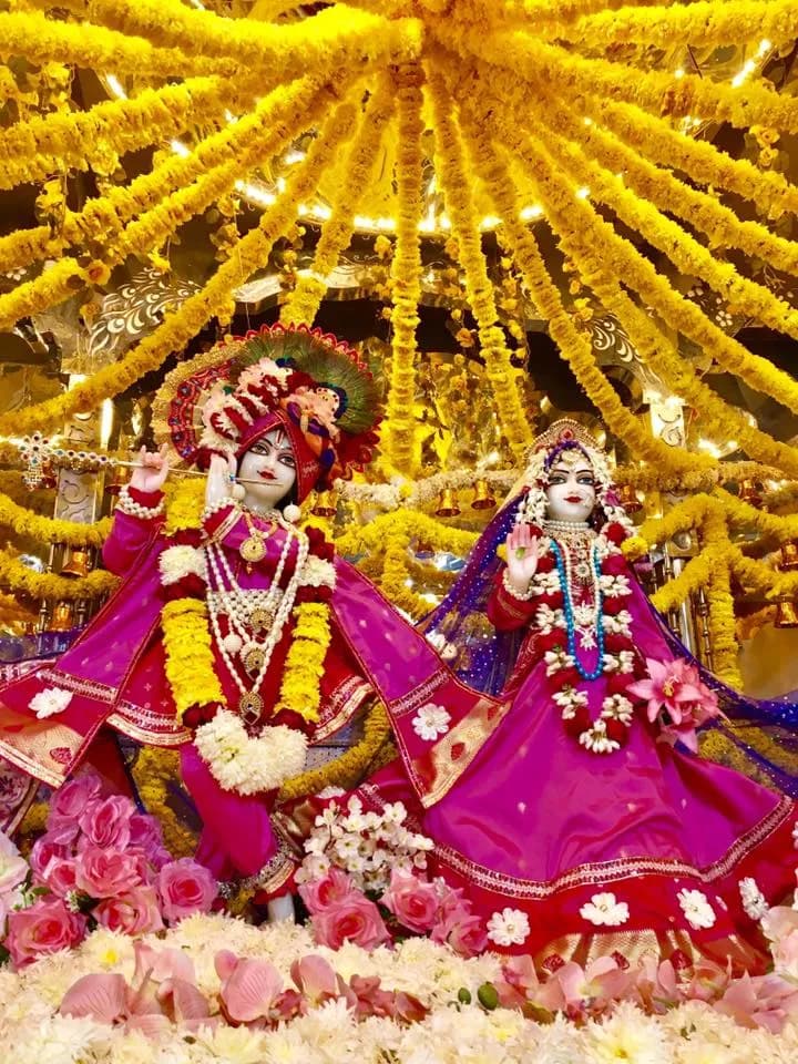 Developing Rādhā-niṣṭha